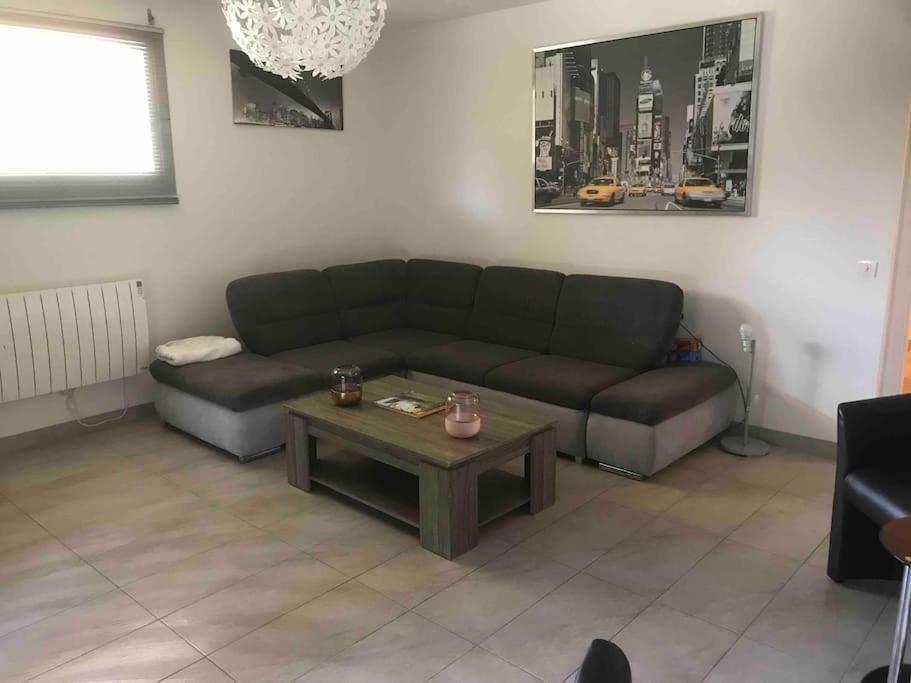 Tres Bel Appartement 3 Pieces + Jardin + Parking Divonne-les-Bains Exteriör bild