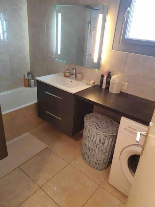 Tres Bel Appartement 3 Pieces + Jardin + Parking Divonne-les-Bains Exteriör bild